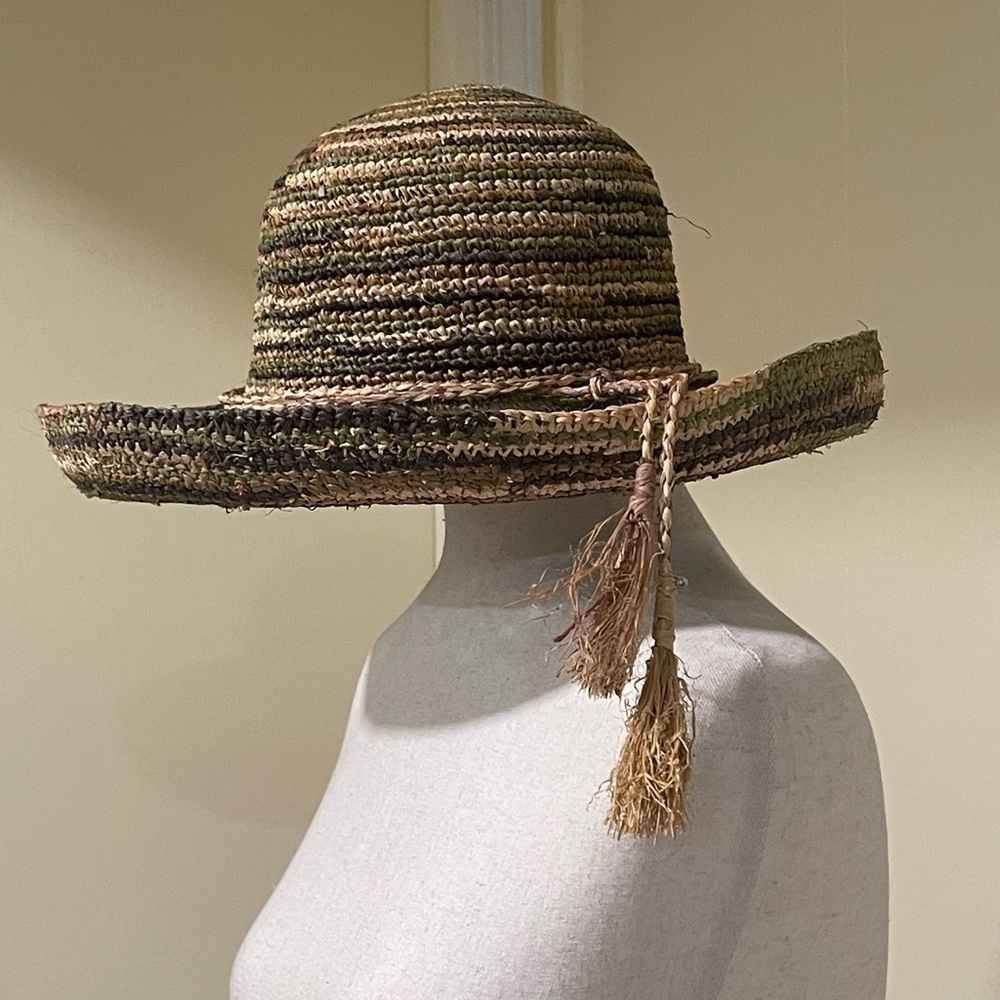 Striped Lightweight Multicolor Straw Hat With Tie Band OS Summer Beach Vacation - Picture 3 of 7